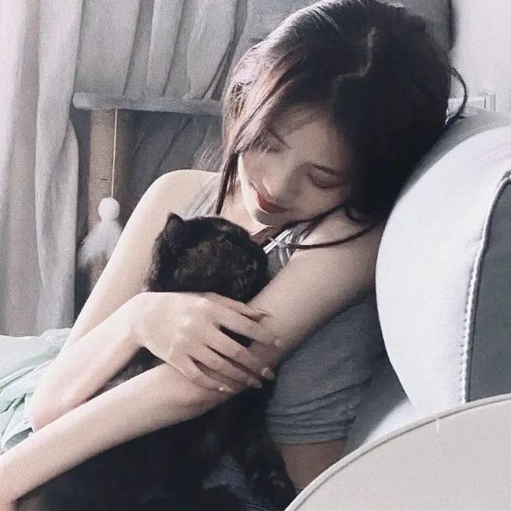 谜一样的双眼